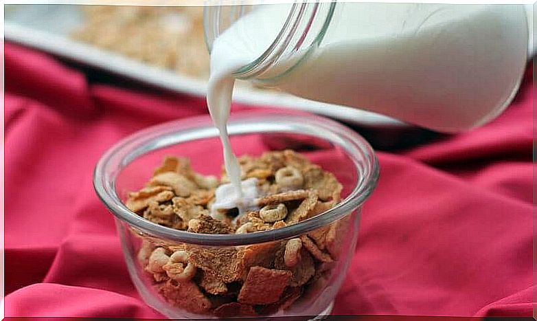 cereal-milk-almonds