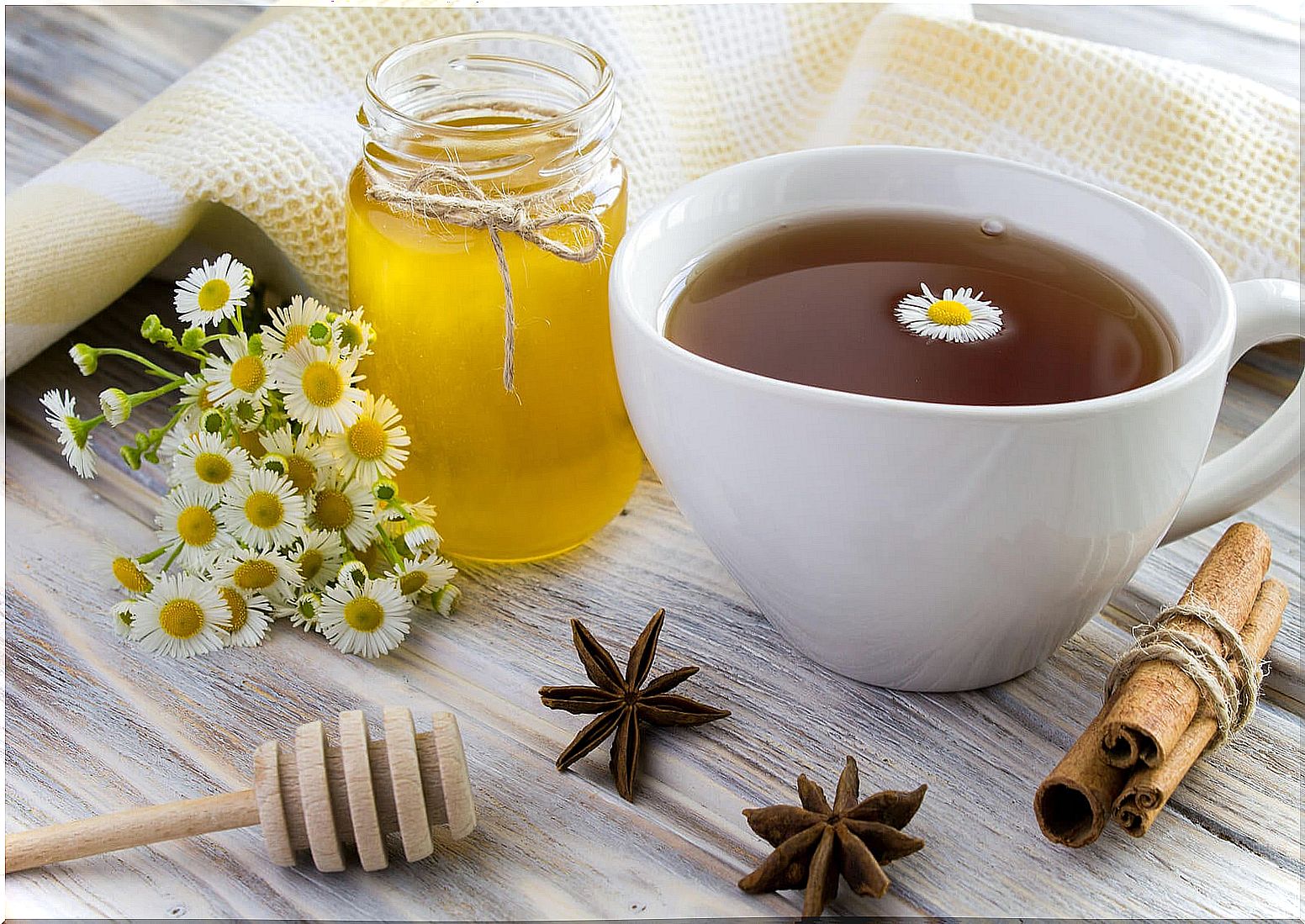 Chamomile and cinnamon remedy to lower sugar and control diabetes