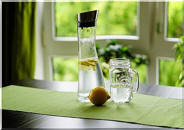 Lemon water is part of the detox diet.