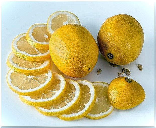 Lemon, a common ingredient in the detox diet.