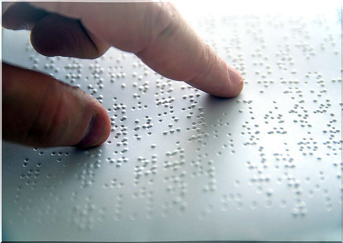 Reading with braille method