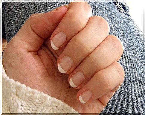 With-these-home-remedies-you-will-observe-that-your-nails-look-more-beautiful.