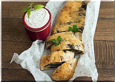 spinach strudel with cheese