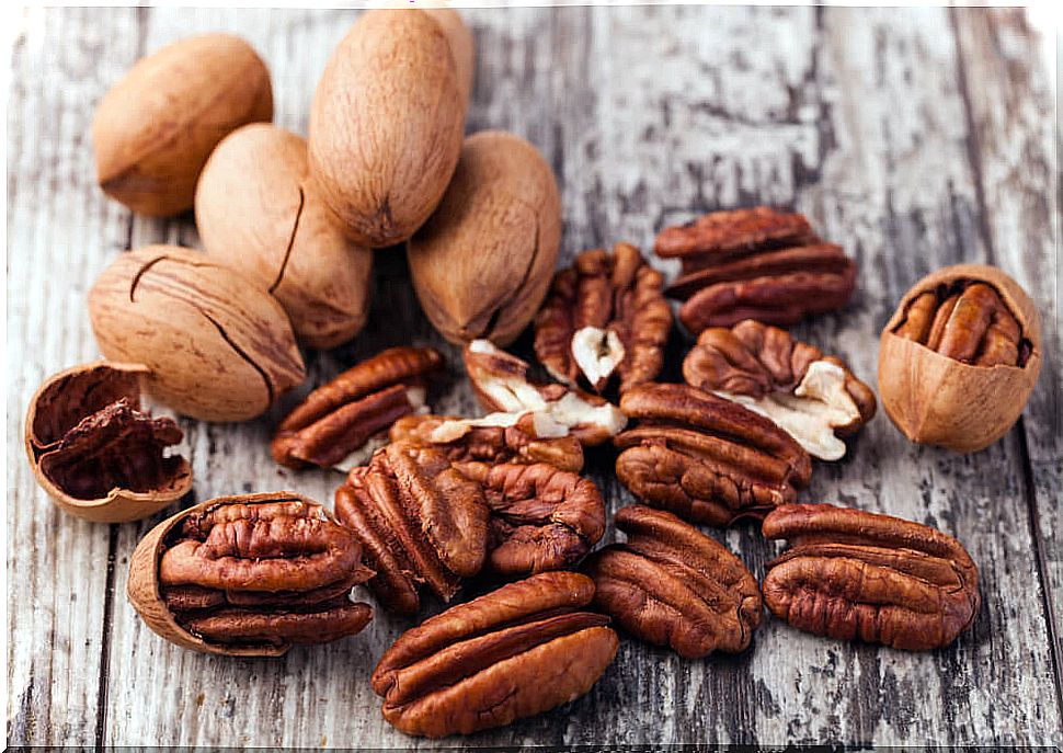 Walnuts to relieve heartburn