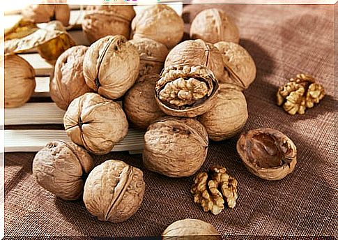 Benefits of consuming walnuts